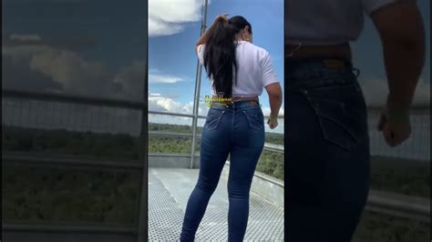 latina farting